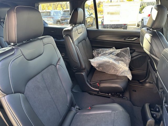 New 2025 Jeep Grand Cherokee L Altitude image 19