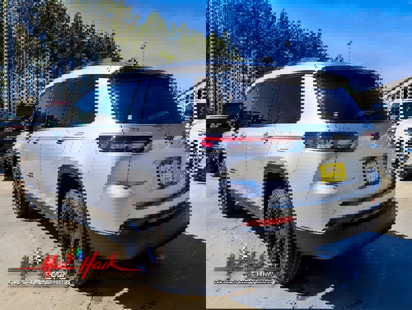 Used 2025 Jeep Grand Cherokee L Altitude image 6