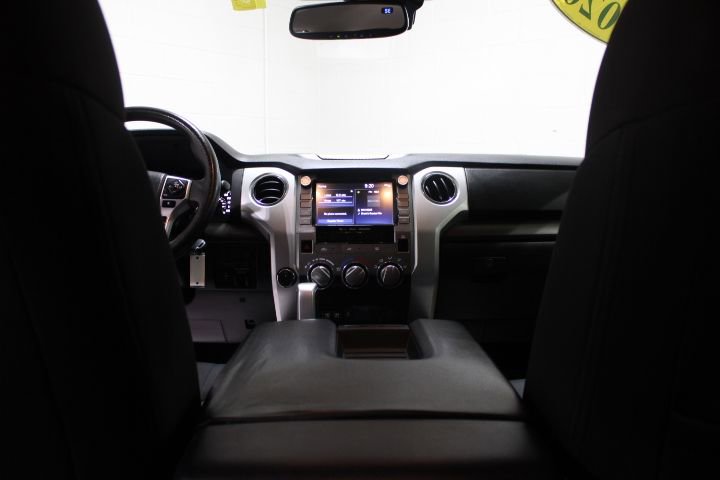Used 2020 Toyota Tundra SR5 w/ SR5 Upgrade Package image 31