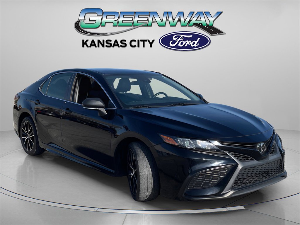 Used 2022 Toyota Camry SE