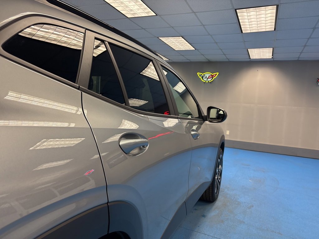 Certified 2025 Chevrolet Trax RS w/ Sunroof Package image 6