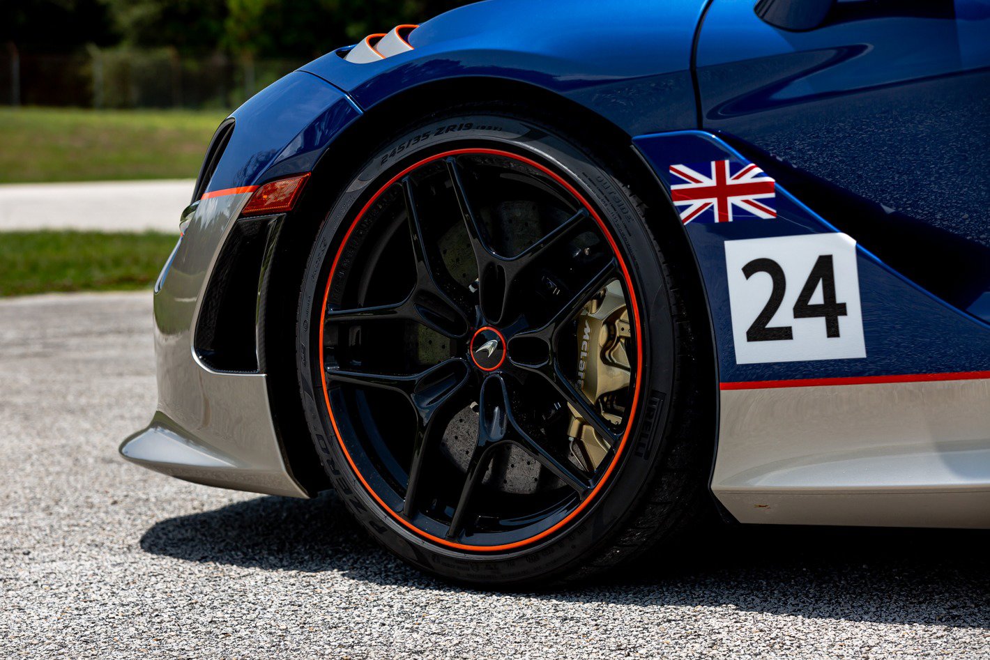 New 2024 McLaren 750S Spider image 38