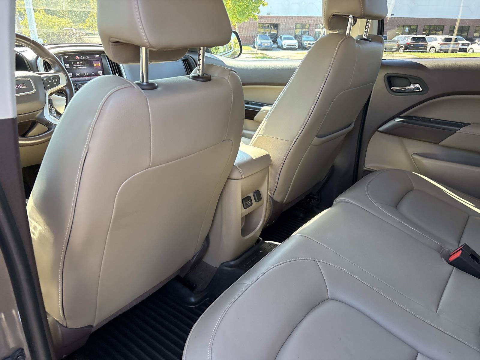 Used 2015 GMC Canyon SLT w/ Driver Alert Package AWD/4WD image 29