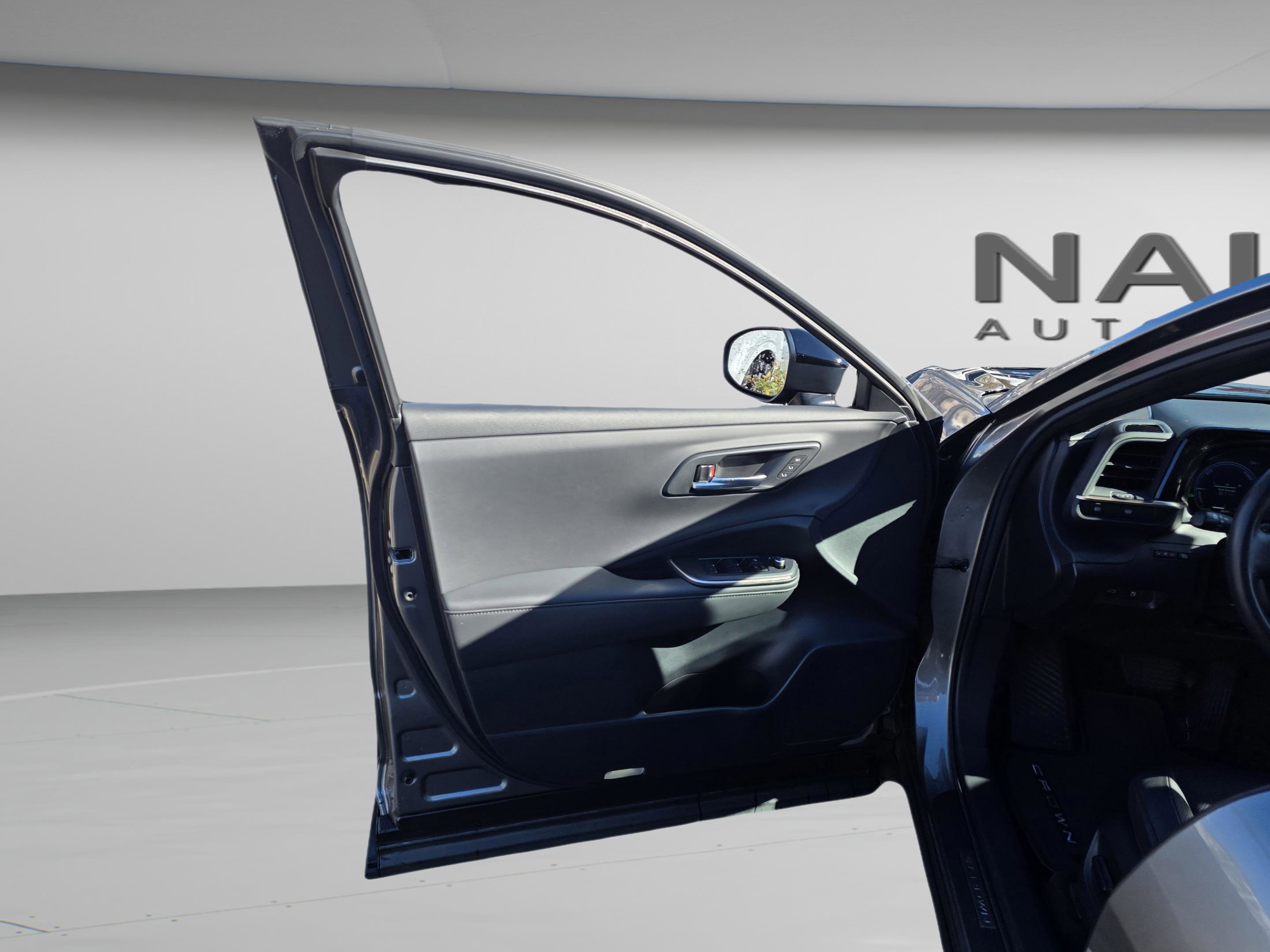 Used 2023 Toyota Crown Platinum image 25