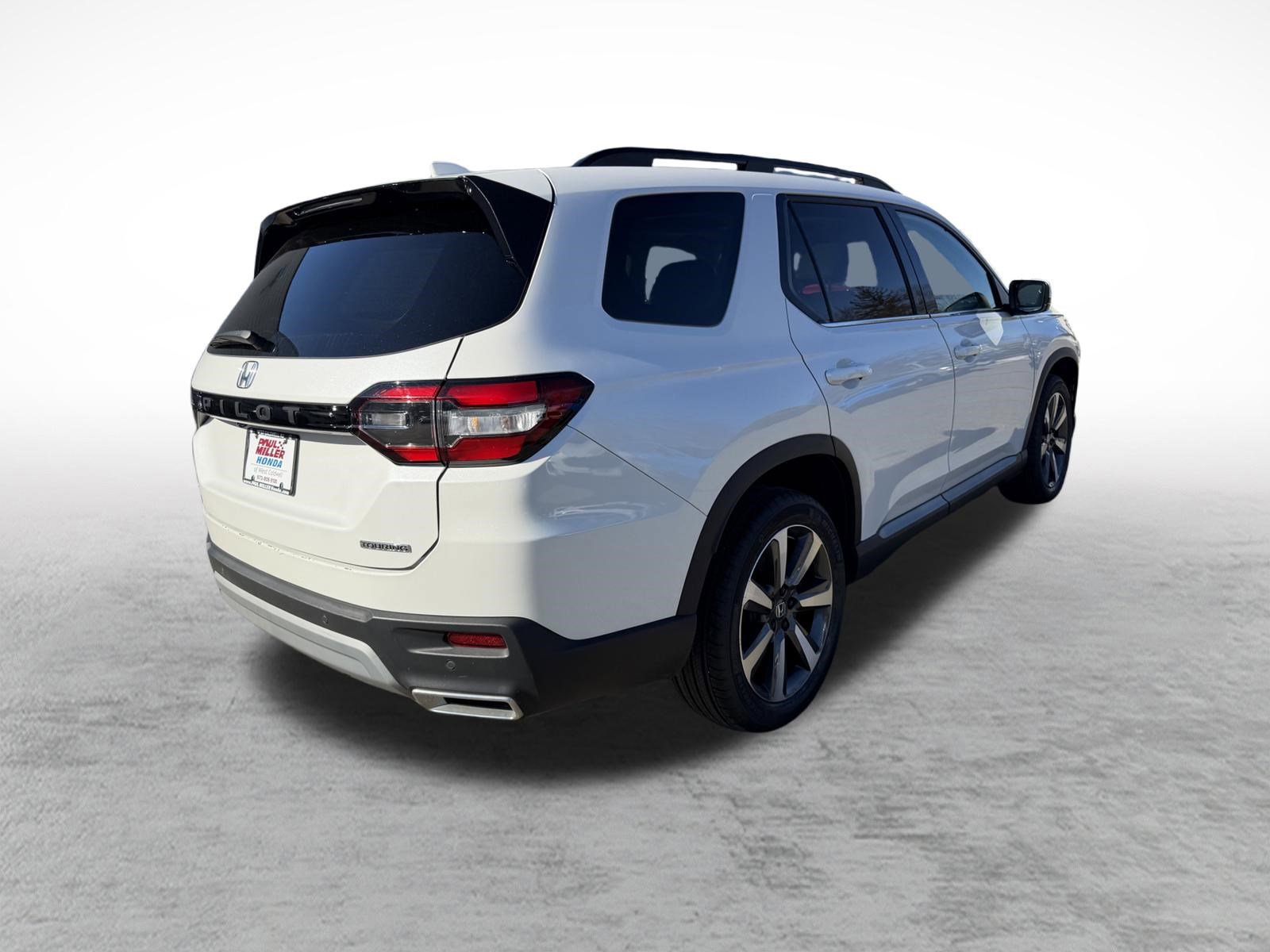 Certified 2024 Honda Pilot Touring image 6