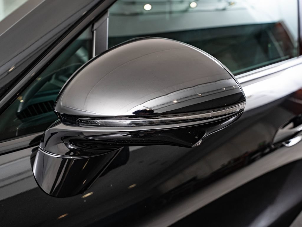 New 2026 Porsche Cayenne Electric AWD/4WD image 17