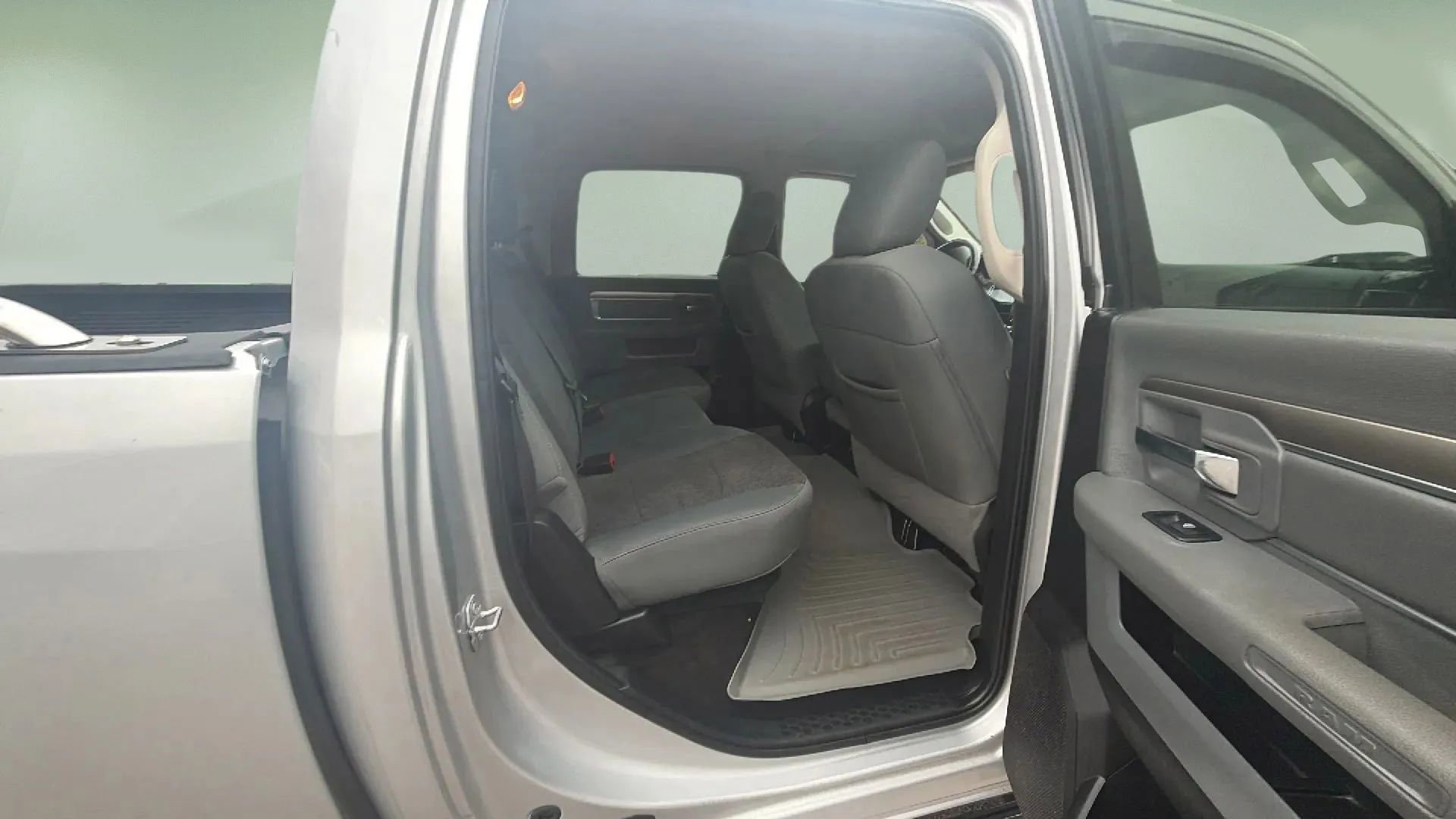 Used 2018 RAM 1500 Big Horn image 19