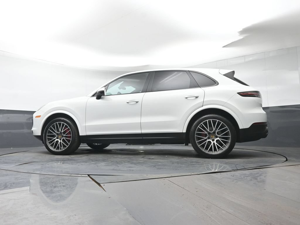 Used 2022 Porsche Cayenne AWD/4WD image 37