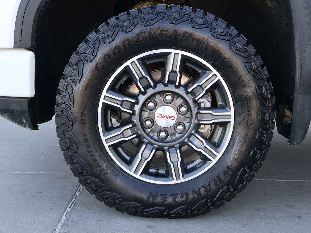 Used 2025 GMC Sierra 1500 AT4 AWD/4WD image 6