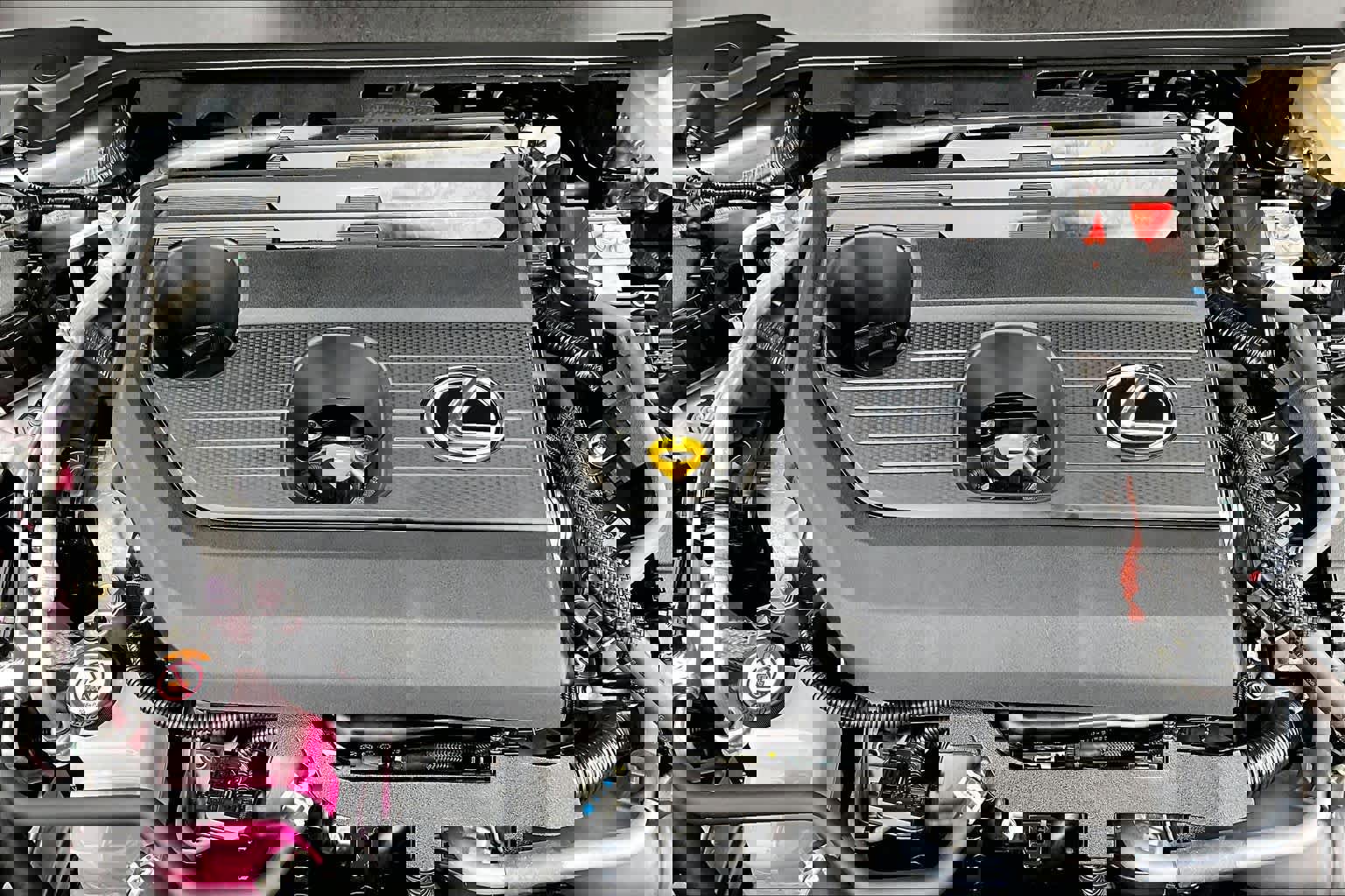 Used 2025 Lexus UX 300h FWD image 33