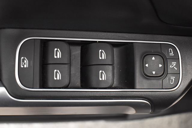 Used 2025 Mercedes-Benz GLB 250 4MATIC image 21