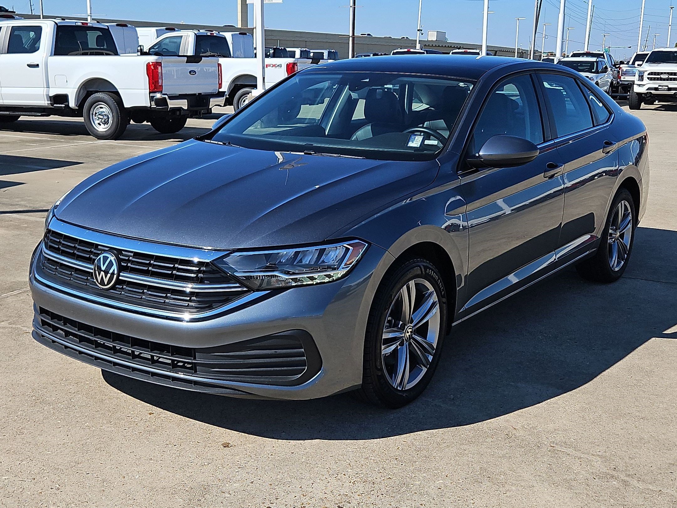 Used 2024 Volkswagen Jetta SE image 9