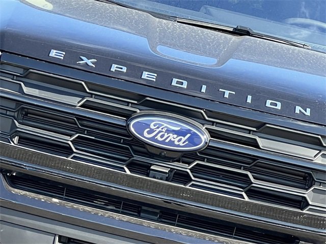 New 2025 Ford Expedition Active image 3
