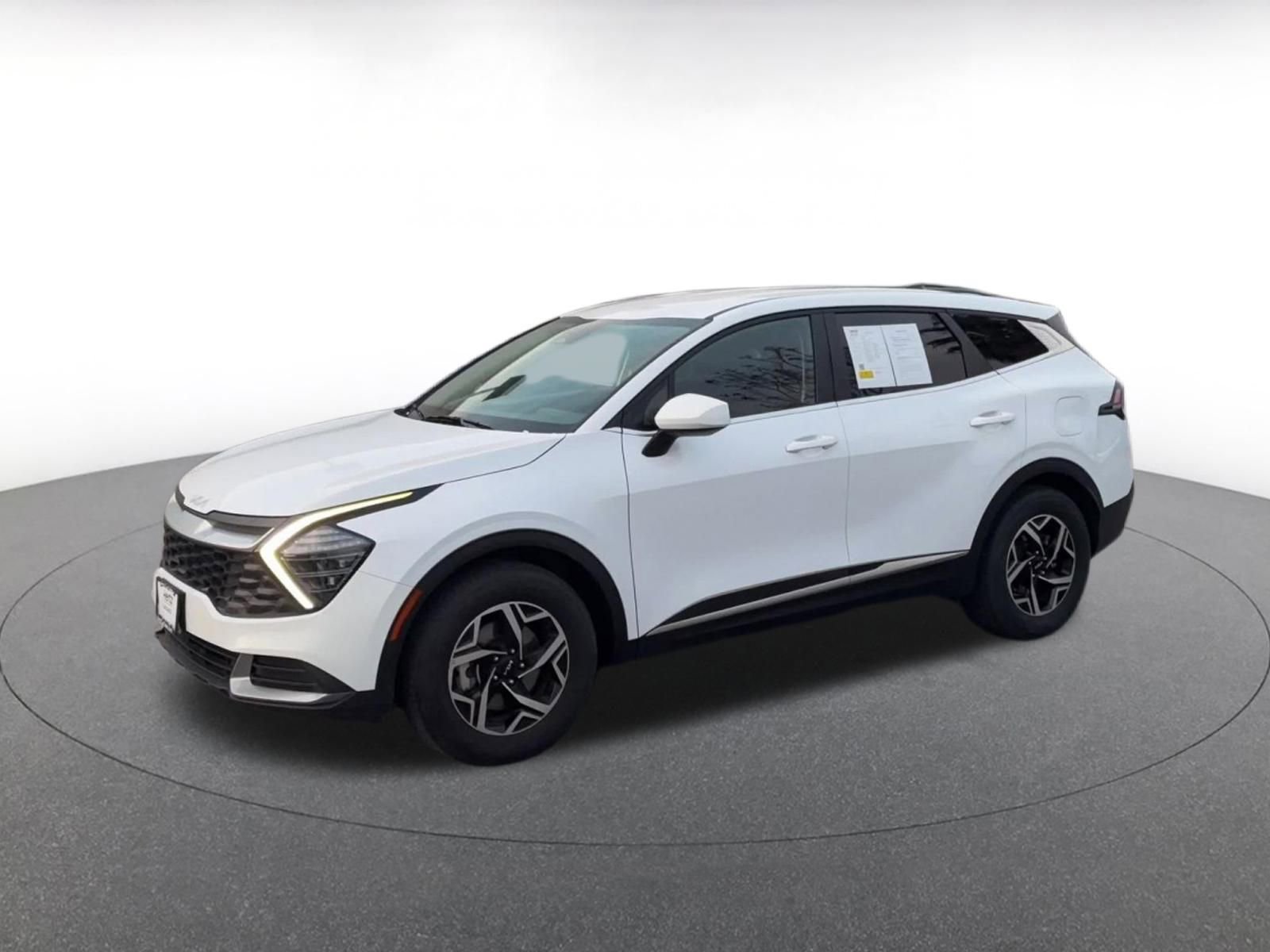 Used 2025 Kia Sportage LX image 8
