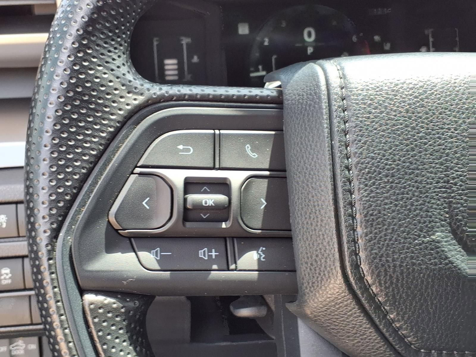 Certified 2024 Toyota Tacoma SR5 AWD/4WD image 21