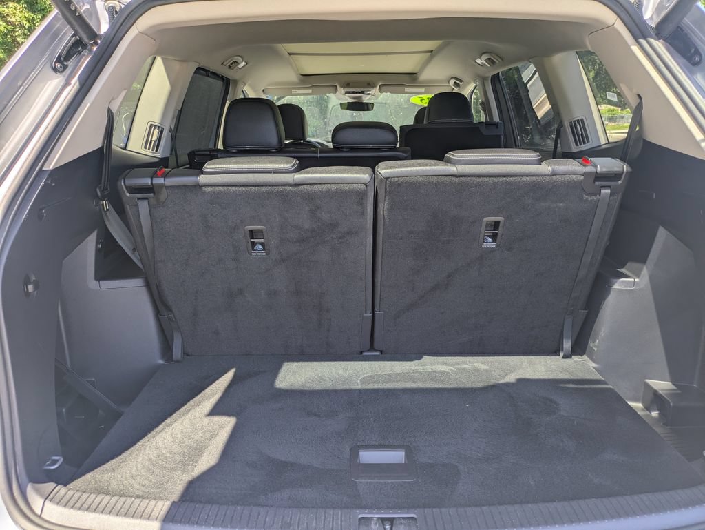 Used 2025 Volkswagen Atlas SEL AWD/4WD image 12