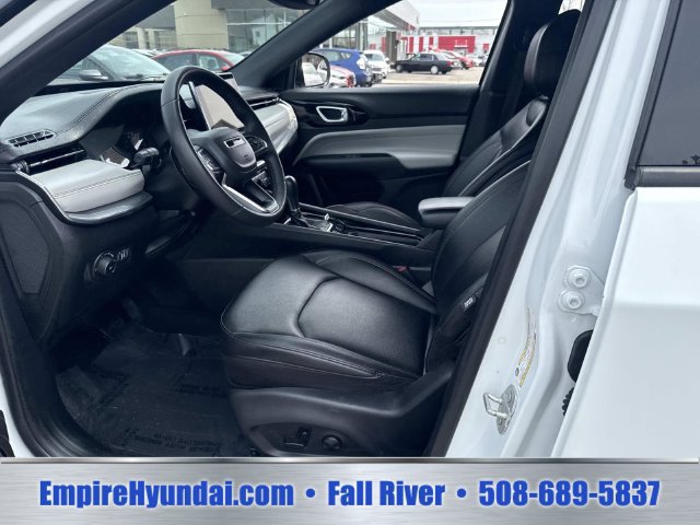 Used 2024 Jeep Compass Limited AWD/4WD image 18