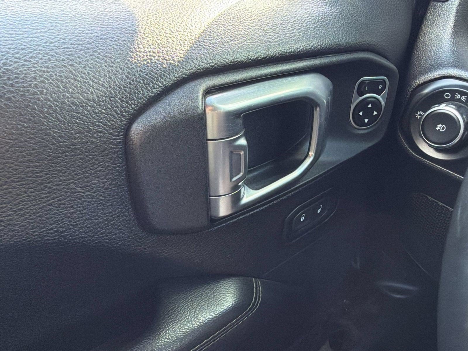 Used 2020 Jeep Wrangler Unlimited Sahara w/ Uconnect 4C Nav & Sound Group AWD/4WD image 25
