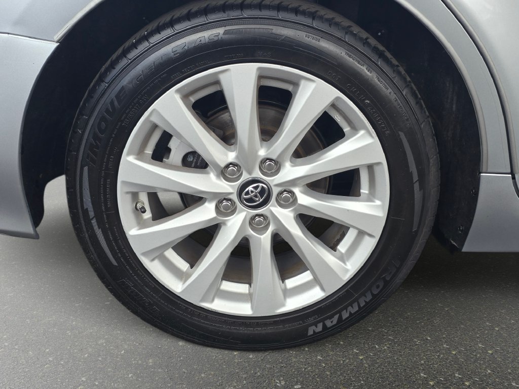 Used 2019 Toyota Camry LE FWD image 33