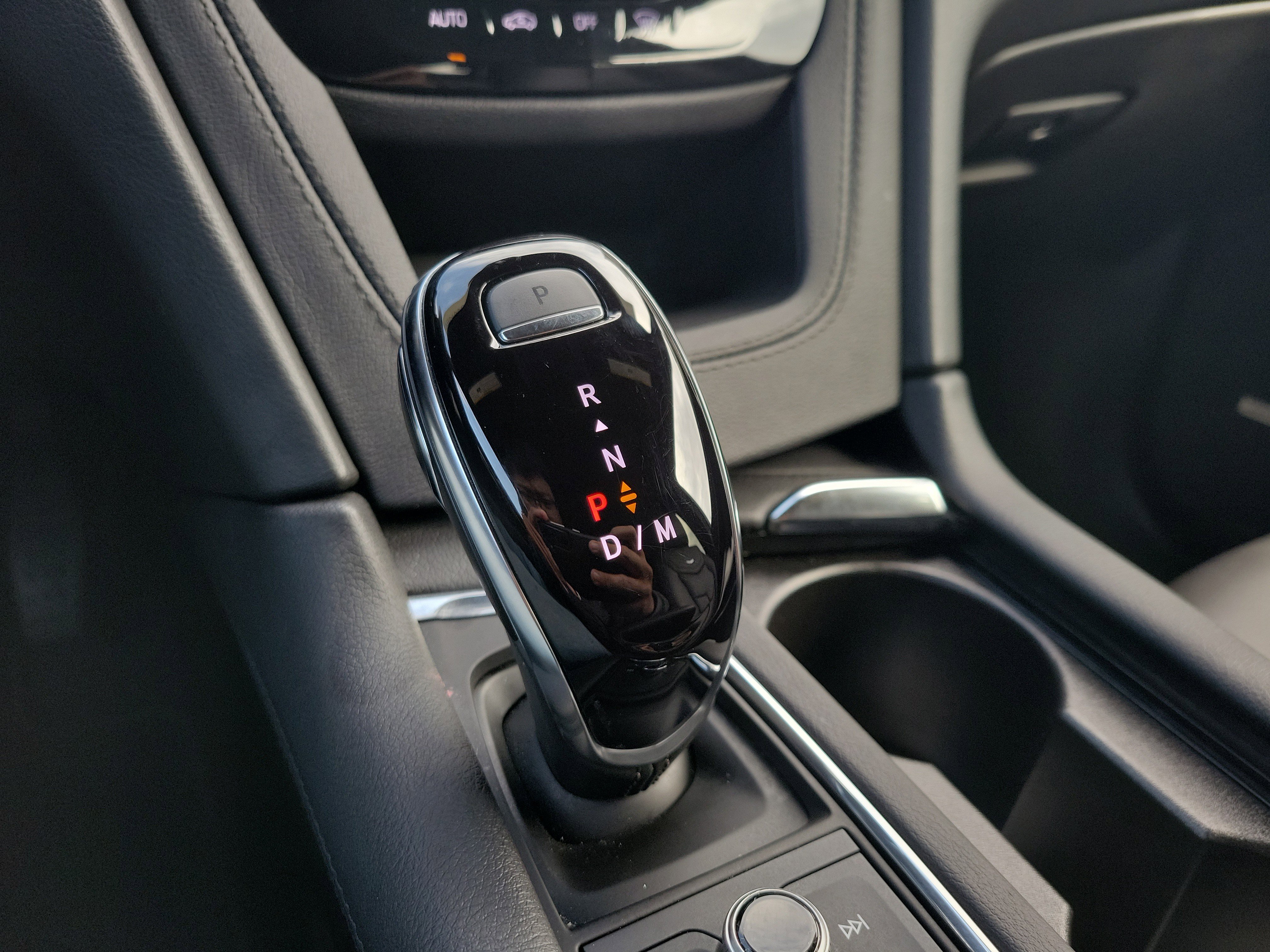 Certified 2025 Cadillac XT5 Premium Luxury image 28