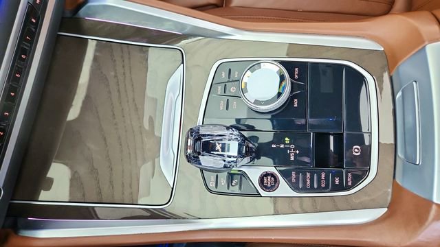 Used 2022 BMW X6 xDrive40i w/ Executive Package image 51