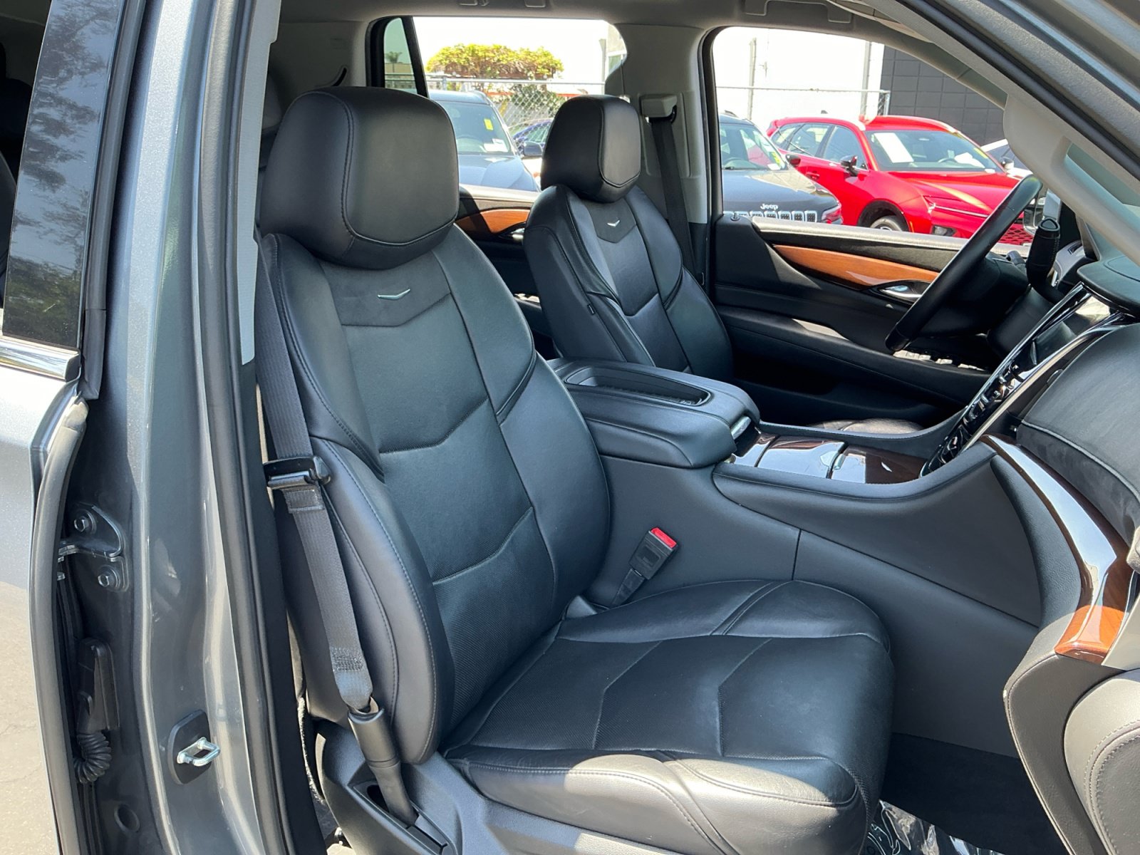 Used 2020 Cadillac Escalade 4WD image 21