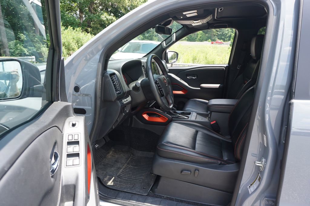 Used 2023 Nissan Frontier PRO-4X w/ Pro-4X Premium Package AWD/4WD image 2