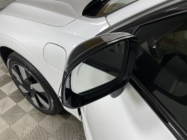 Certified 2024 Volvo XC60 T8 Plus w/ Protection Package Premier image 17