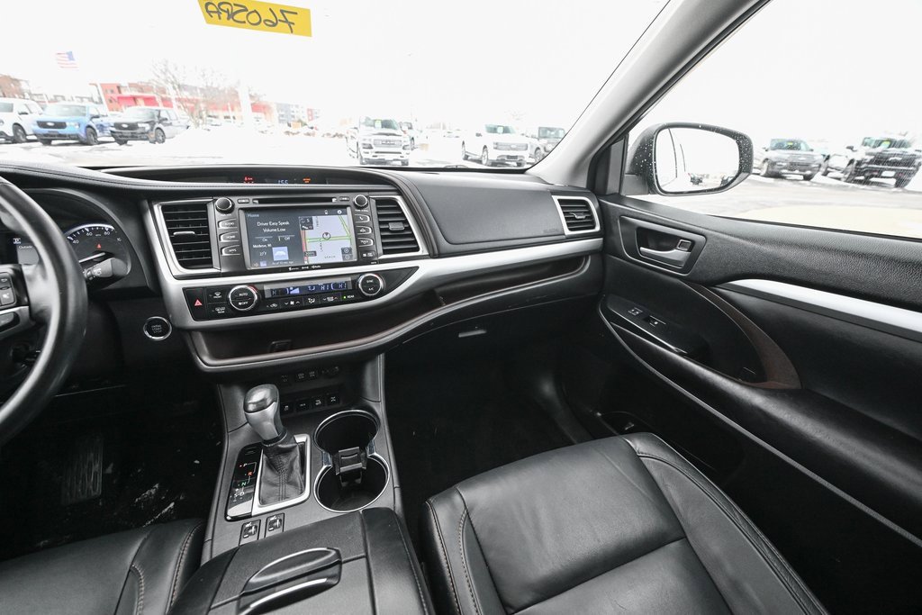 Used 2017 Toyota Highlander XLE image 33