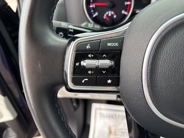 Used 2024 Kia Carnival LX image 20