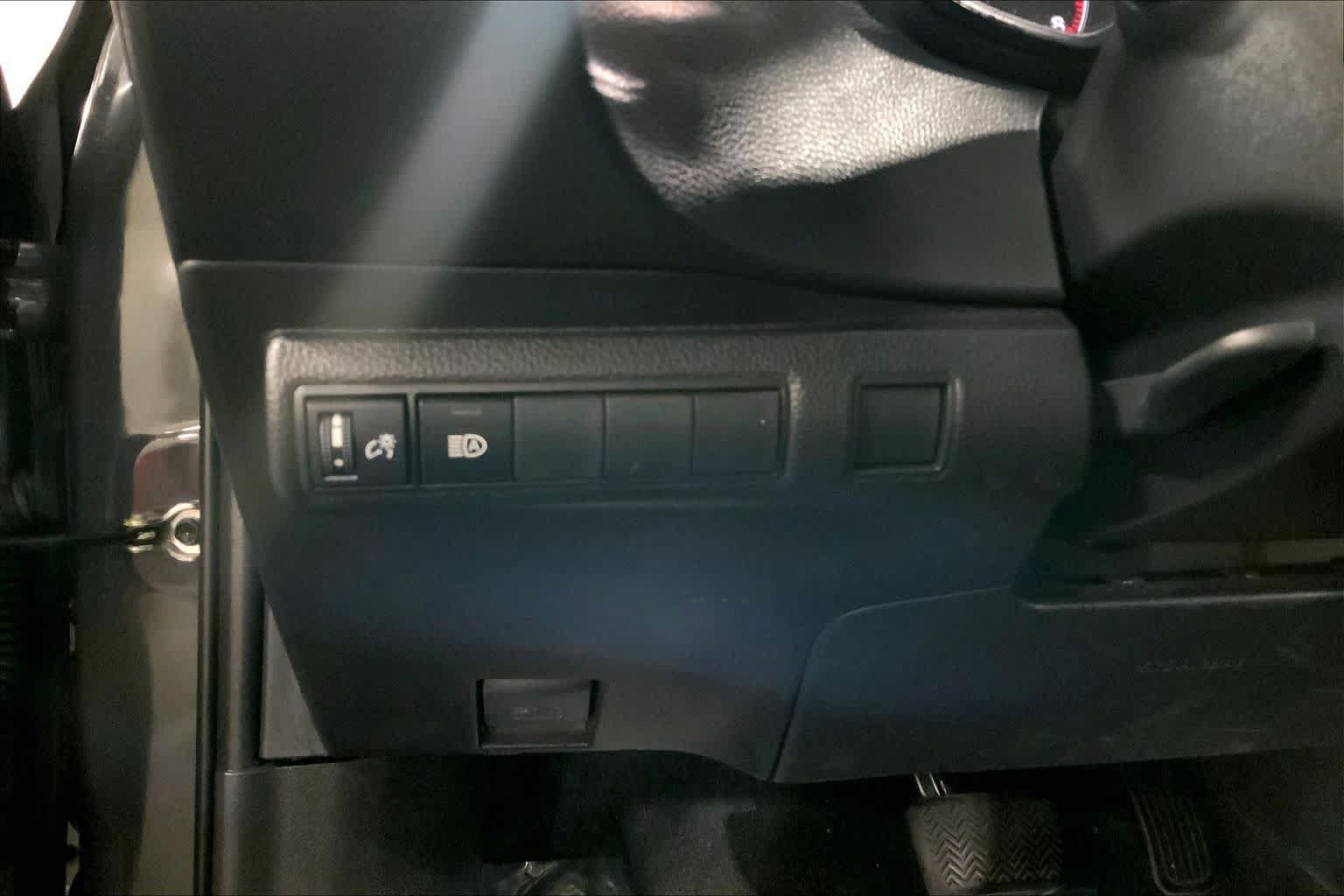 Used 2023 Toyota Corolla LE FWD image 35