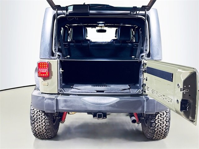 Used 2015 Jeep Wrangler Unlimited Rubicon image 24