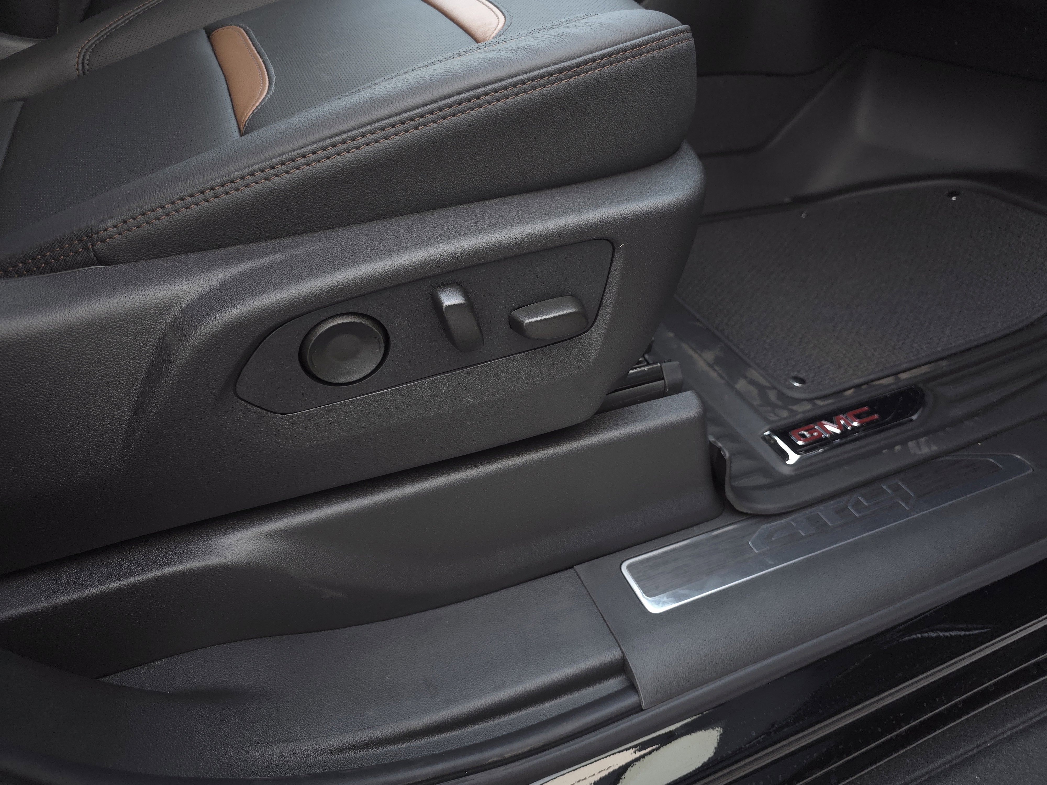 New 2026 GMC Sierra 1500 AT4 image 40