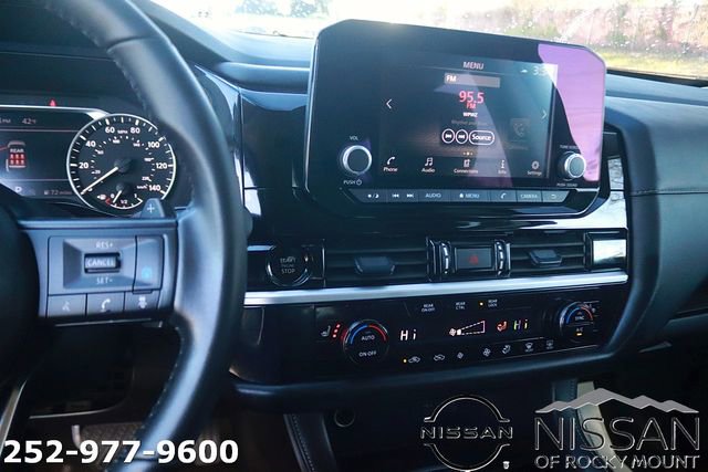 Used 2025 Nissan Pathfinder SV image 20