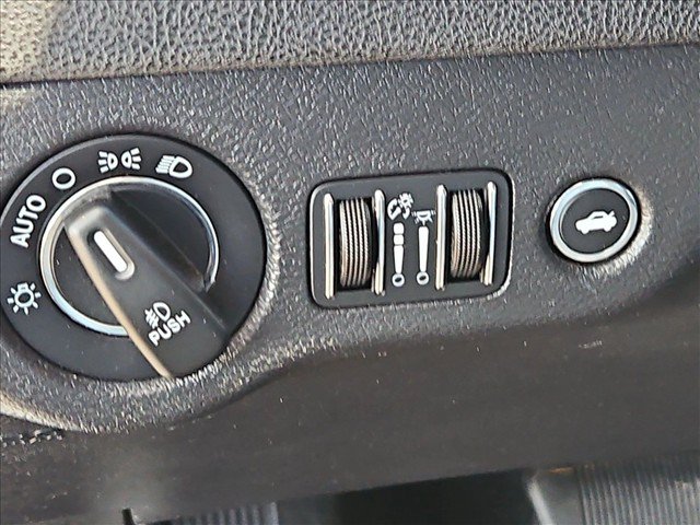 Used 2015 Chrysler 300 C RWD image 22