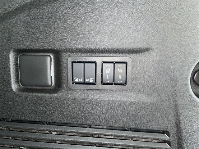 New 2026 Chevrolet Suburban High Country image 18