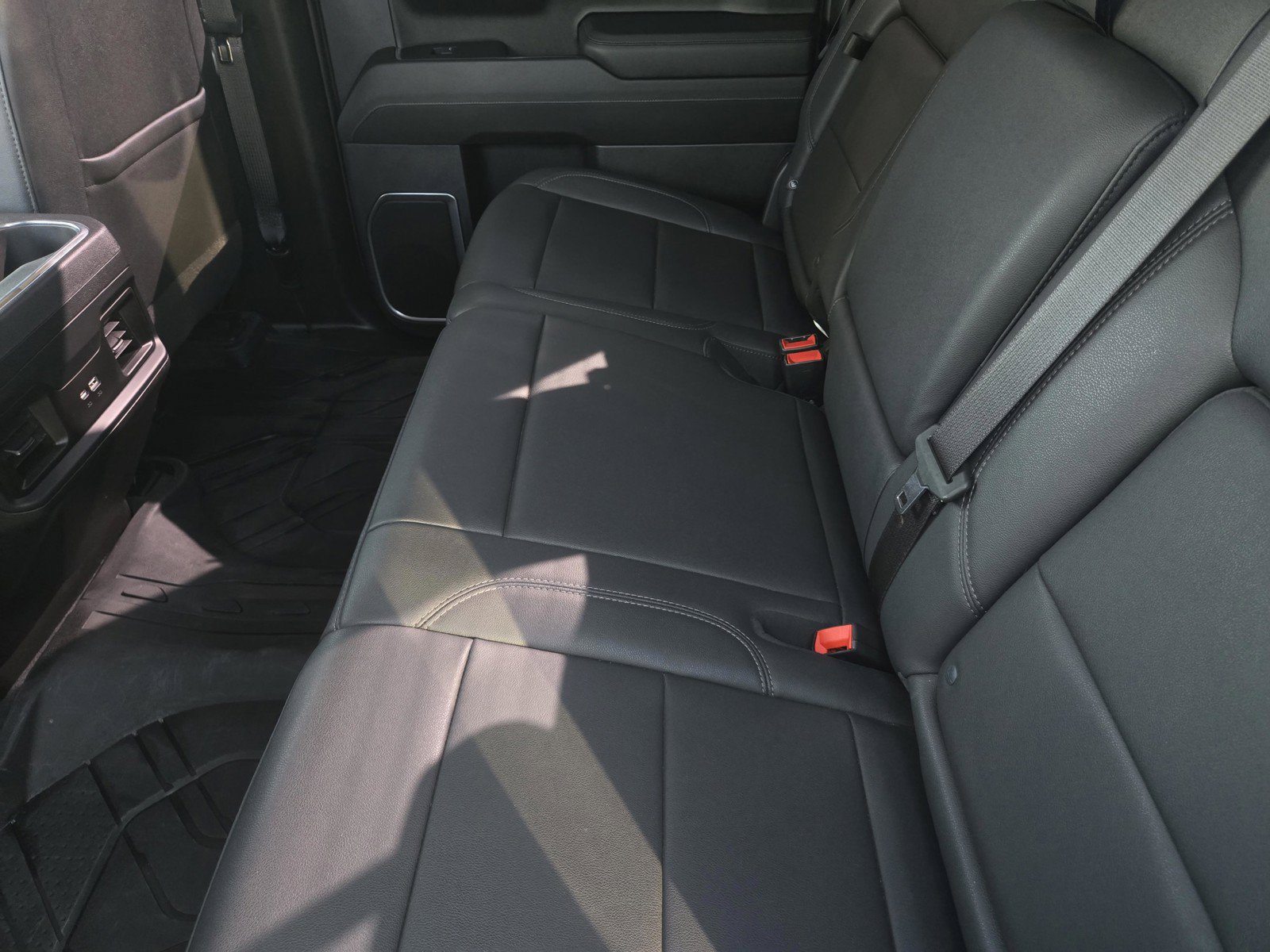 Used 2024 Chevrolet Silverado 1500 RST w/ Redline Edition AWD/4WD image 5