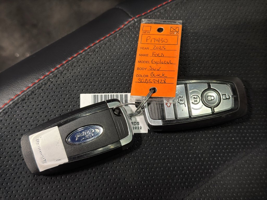 Used 2025 Ford Explorer ST image 44