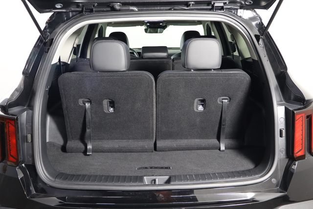 Certified 2025 Kia Sorento S w/ Panoramic Sunroof Package FWD image 18