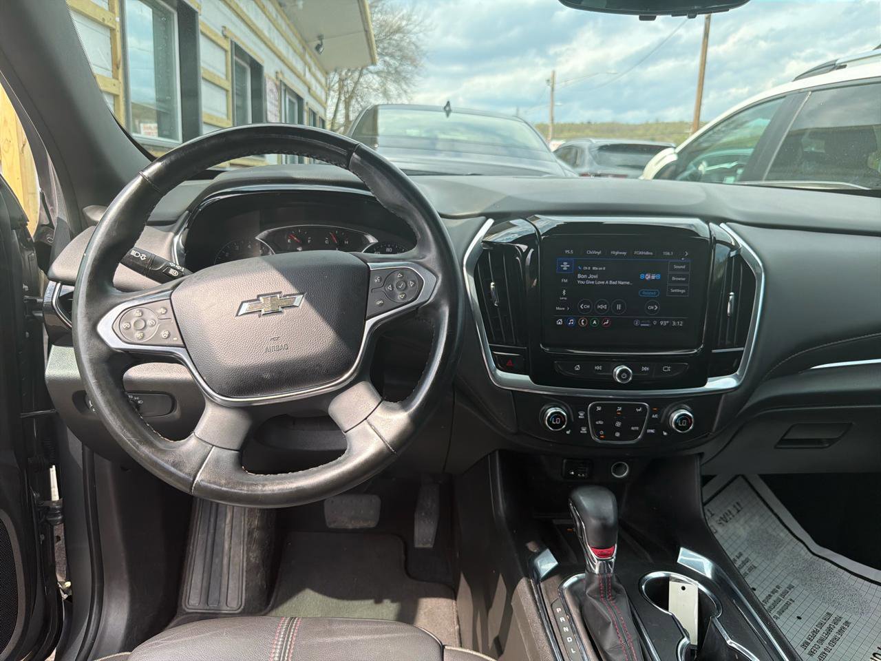 Used 2023 Chevrolet Traverse RS AWD/4WD image 25