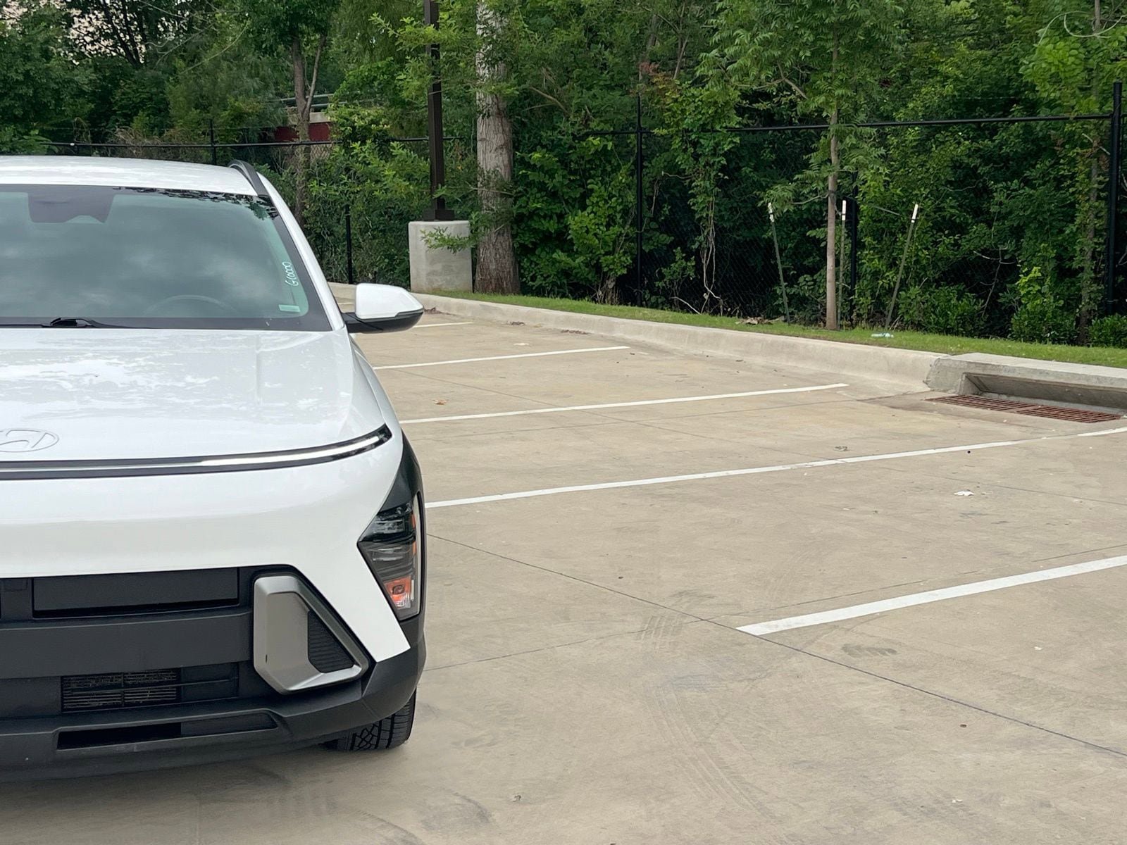 Used 2024 Hyundai Kona SEL FWD image 3