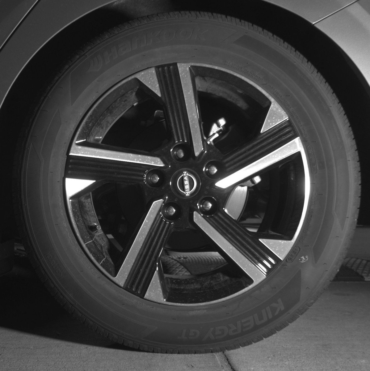 Used 2025 Nissan Sentra SV image 14