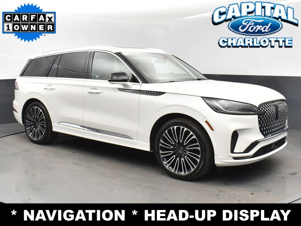 Used 2025 Lincoln Aviator Black Label AWD/4WD image 3
