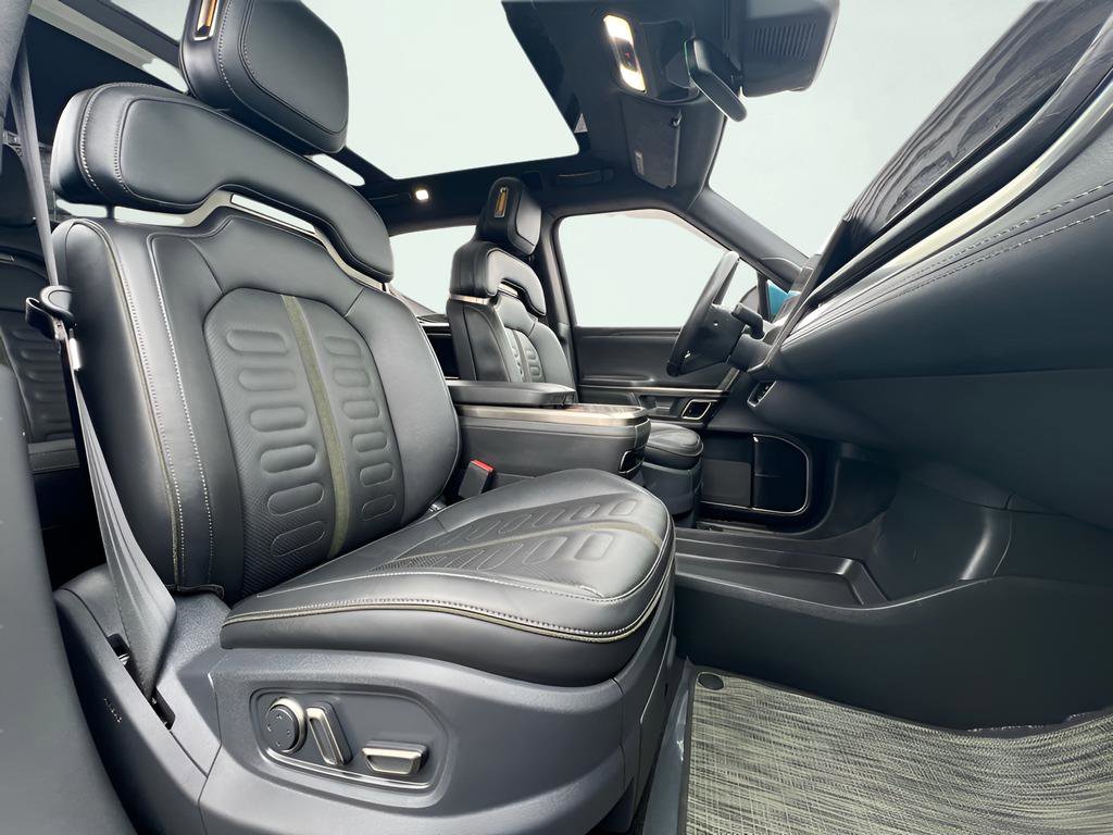 Used 2022 Rivian R1T Launch Edition image 48