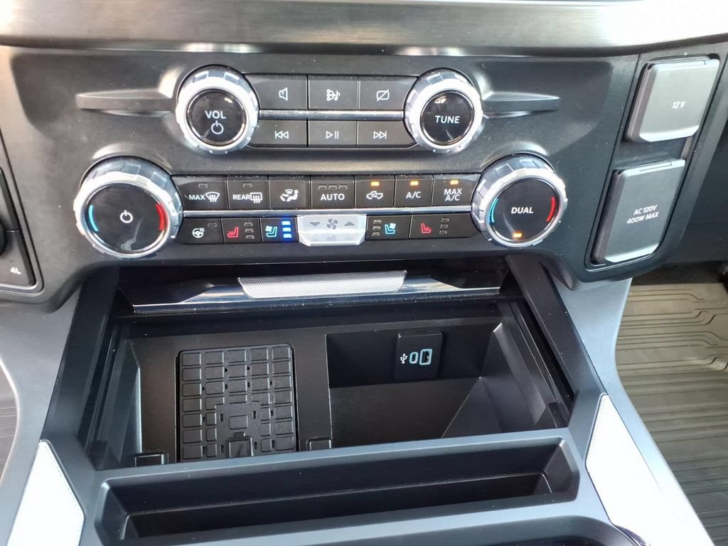 Used 2024 Ford F250 Lariat w/ Lariat Ultimate Package AWD/4WD image 30
