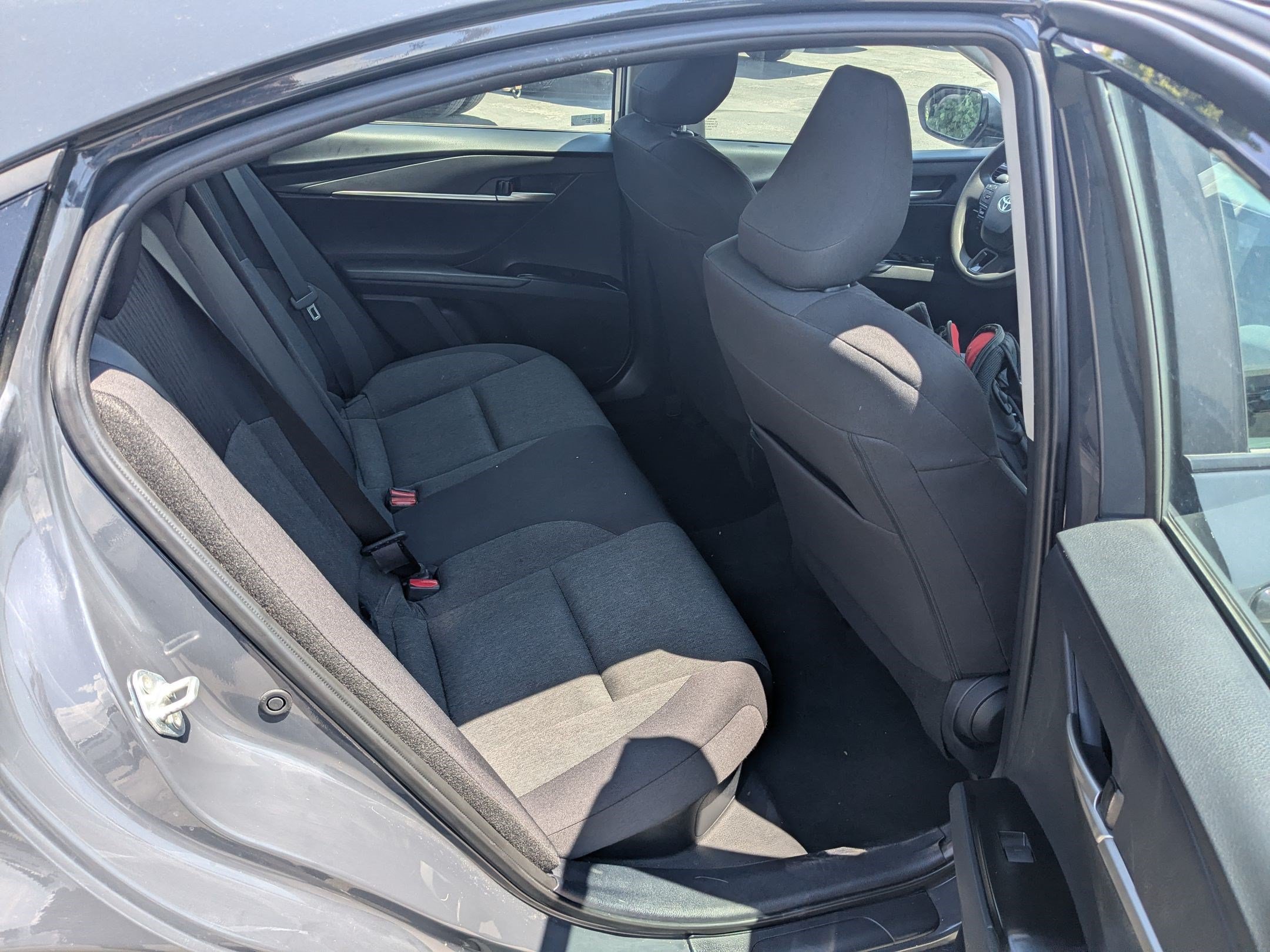 Used 2025 Toyota Camry LE FWD image 31