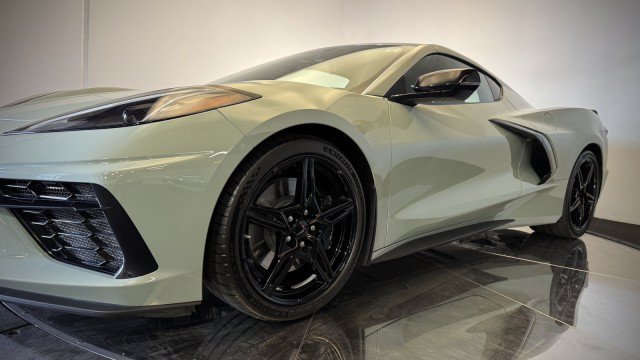 Used 2024 Chevrolet Corvette Stingray Premium Cpe w/ Z51 Performance Package RWD image 22