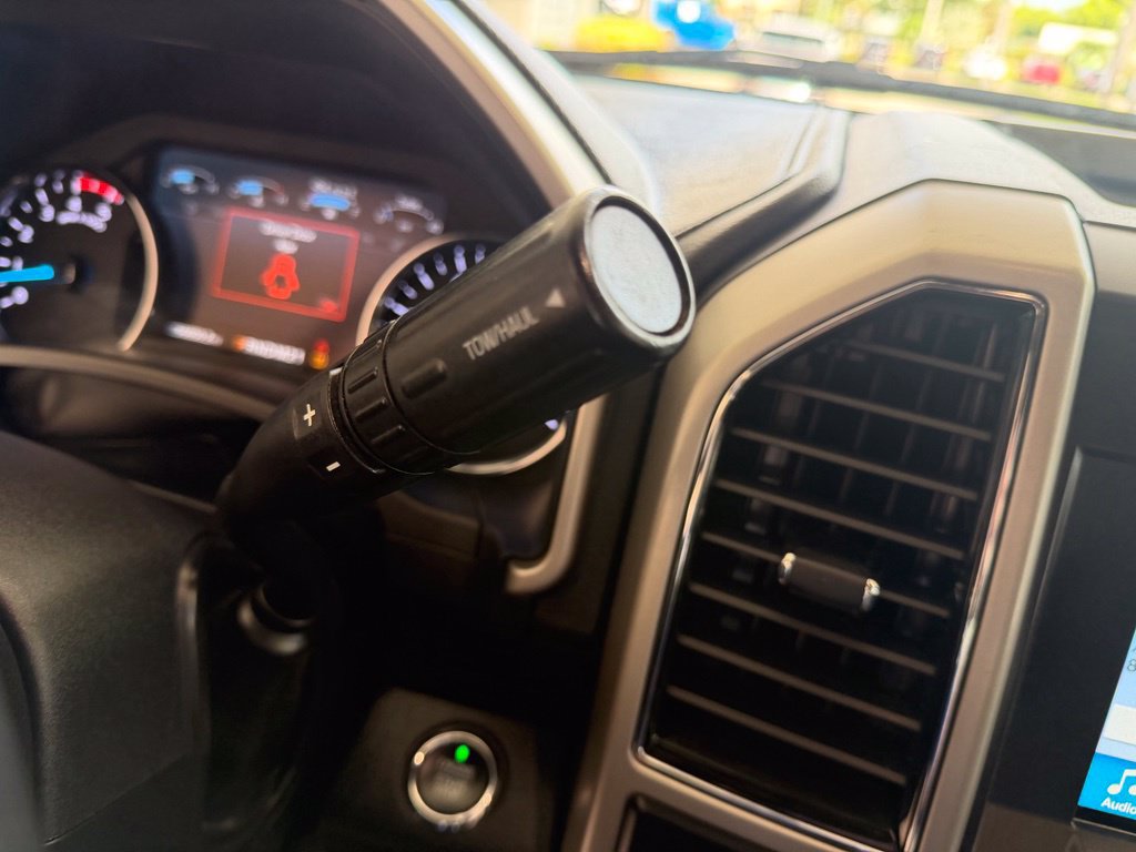Used 2019 Ford F350 Lariat w/ Lariat Ultimate Package AWD/4WD image 9