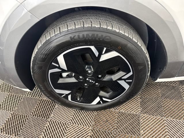 Certified 2024 Kia Niro Wave w/ Wave Preserve Package FWD image 28