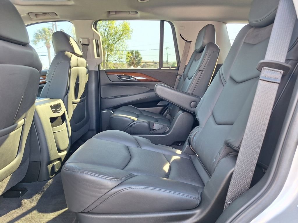 Used 2020 Cadillac Escalade Luxury image 10